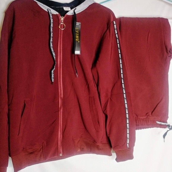 Burgundy LOVE Sweatsuit S/M - Picture 4 of 11